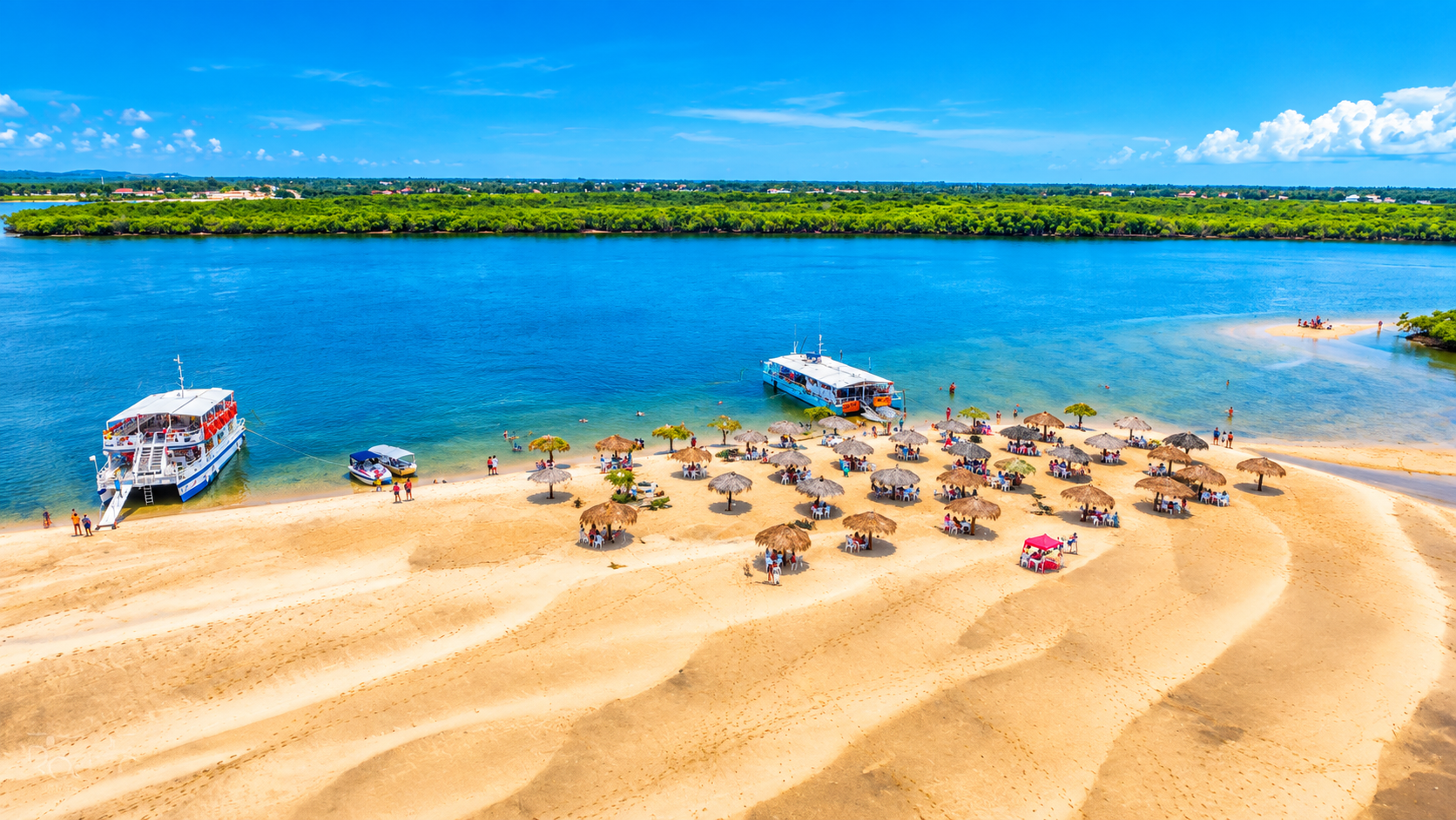 Passeio à Crôa do Goré em Aracaju com catamarãs no Rio Vaza-Barris